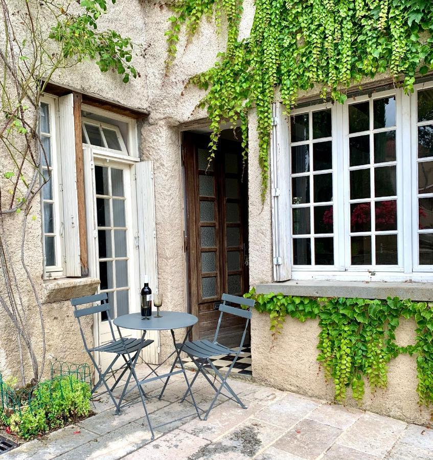 Stylish One Bedroom Apartment In A Lovely Village Saint-Vincent-Rive-dʼOlt Exteriér fotografie